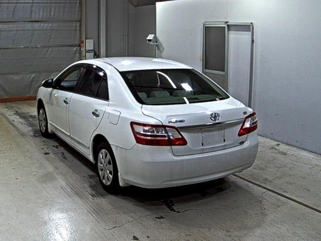 TOYOTA PREMIO 2016