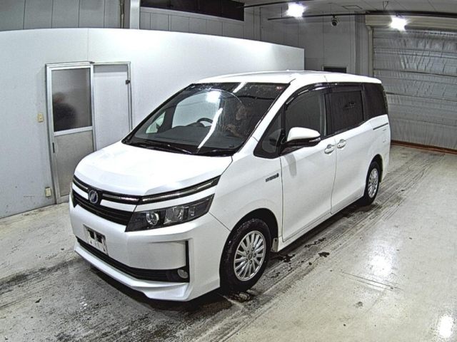 TOYOTA VOXY 2014