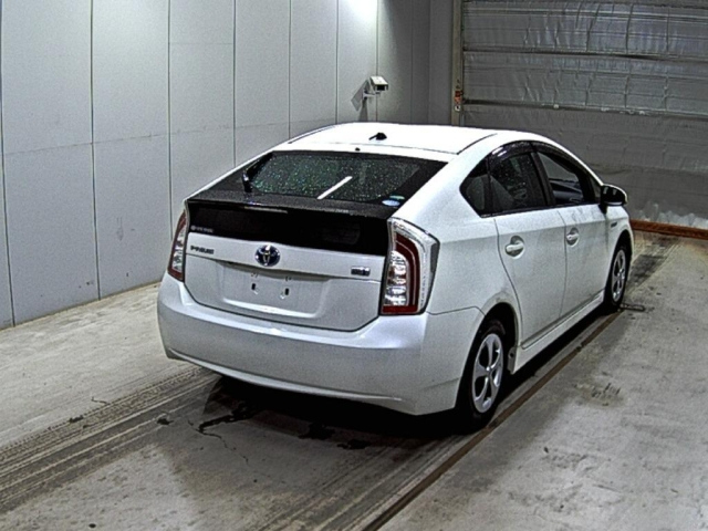 TOYOTA PRIUS 2015