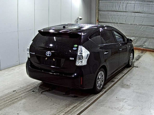 TOYOTA PRIUS ALPHA 2014