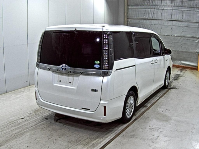 TOYOTA VOXY 2014
