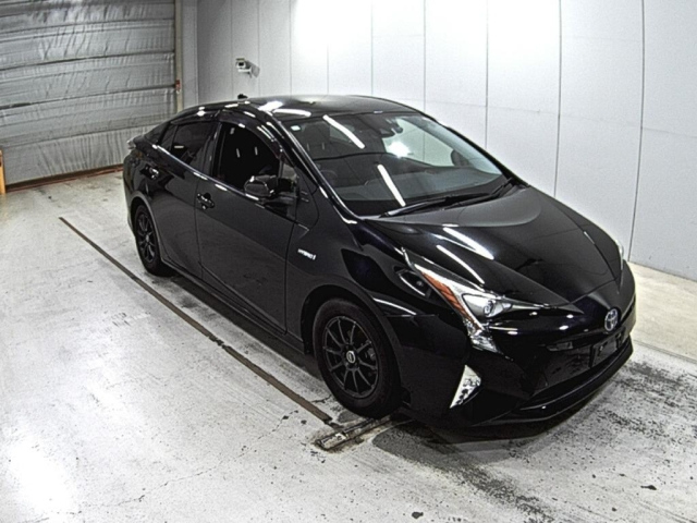 TOYOTA PRIUS 2018