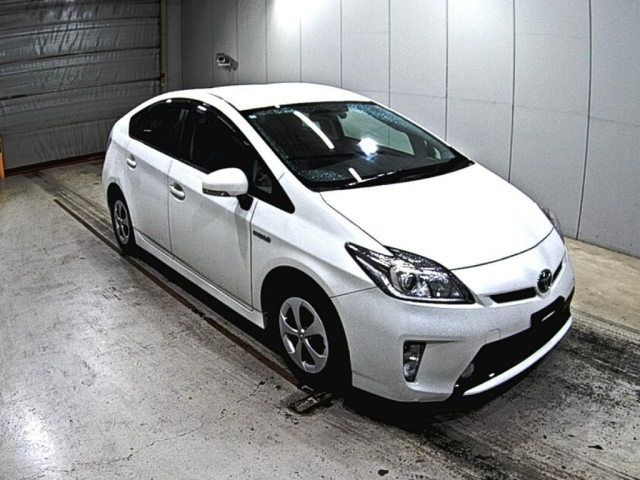 TOYOTA PRIUS 2015