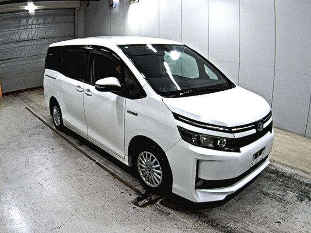 TOYOTA VOXY 2014