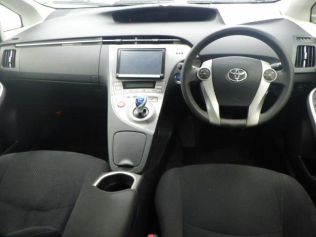 TOYOTA PRIUS 2015