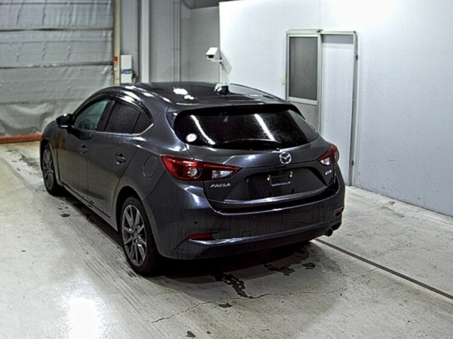 MAZDA AXELA 2018