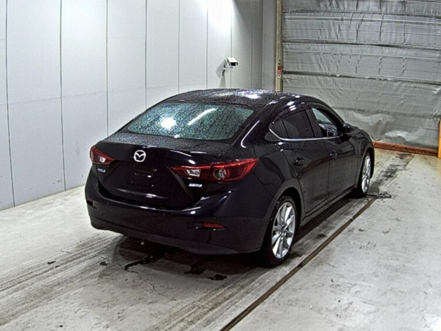 MAZDA AXELA 2017