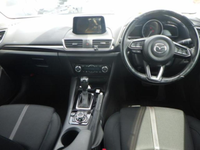 MAZDA AXELA 2017