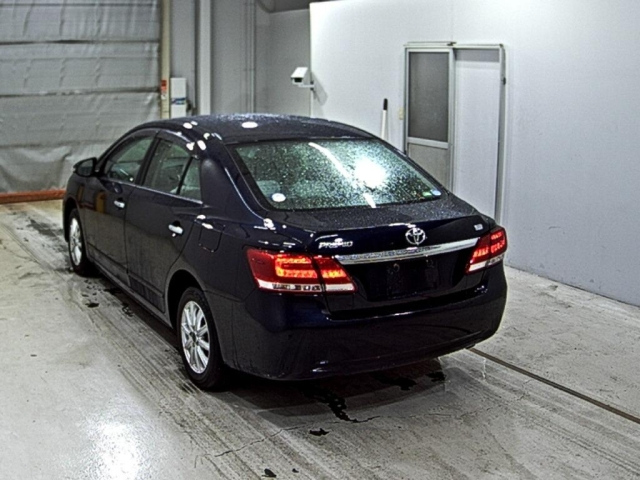 TOYOTA PREMIO 2018