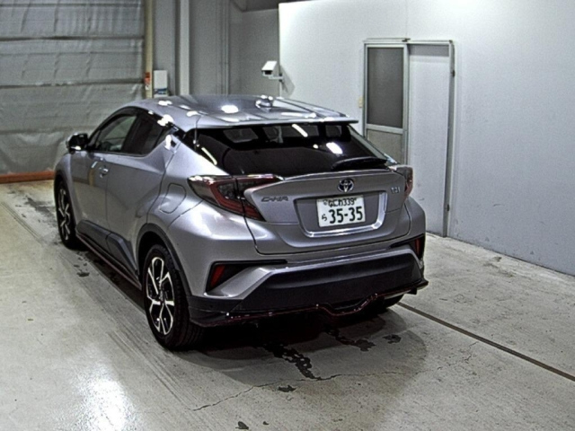 TOYOTA C-HR 2017