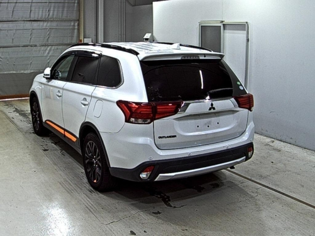MITSUBISHI OUTLANDER 2017