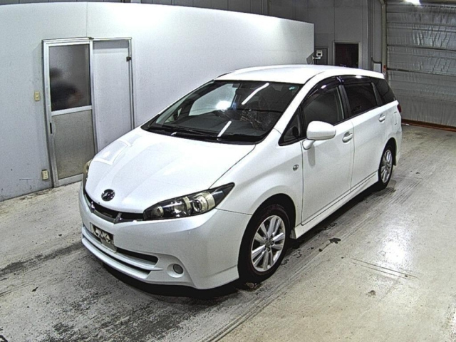 TOYOTA WISH 2011