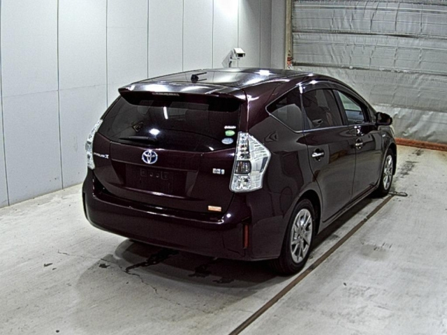 TOYOTA PRIUS ALPHA 2014