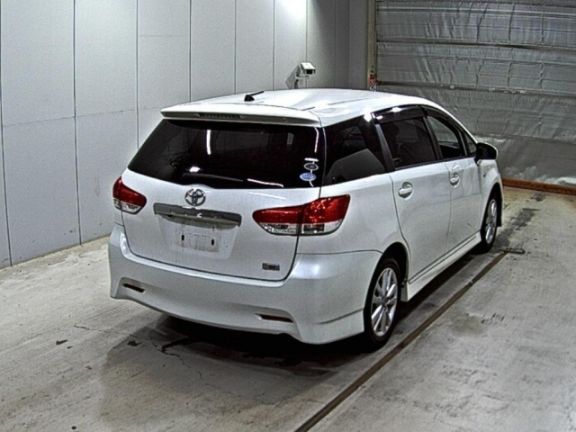 TOYOTA WISH 2011