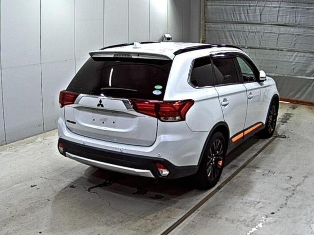 MITSUBISHI OUTLANDER 2017