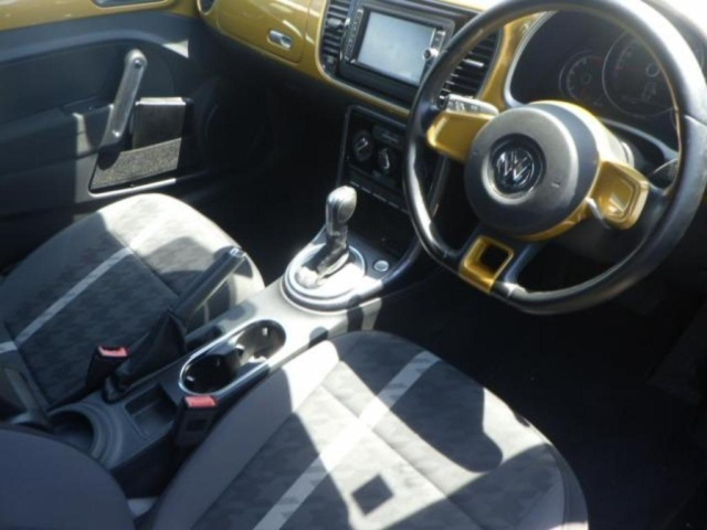 VOLKSWAGEN THE BEETLE 2017