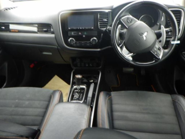 MITSUBISHI OUTLANDER 2017