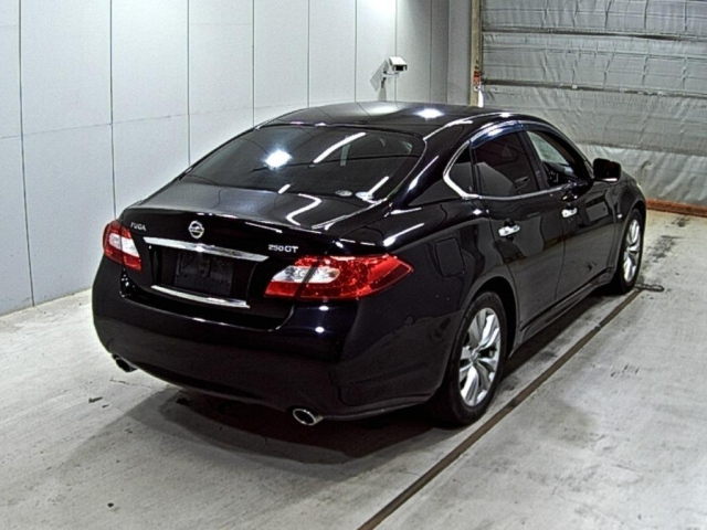 NISSAN FUGA 2009