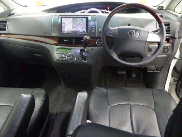 TOYOTA ESTIMA 2010