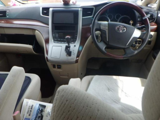 TOYOTA ALPHARD 2008