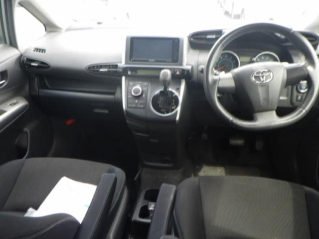 TOYOTA WISH 2009