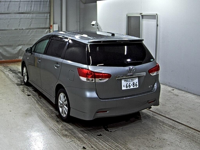 TOYOTA WISH 2009
