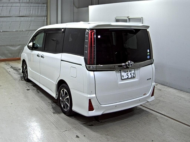 TOYOTA NOAH 2019