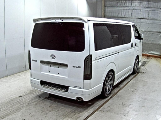 TOYOTA HIACE VAN 2022