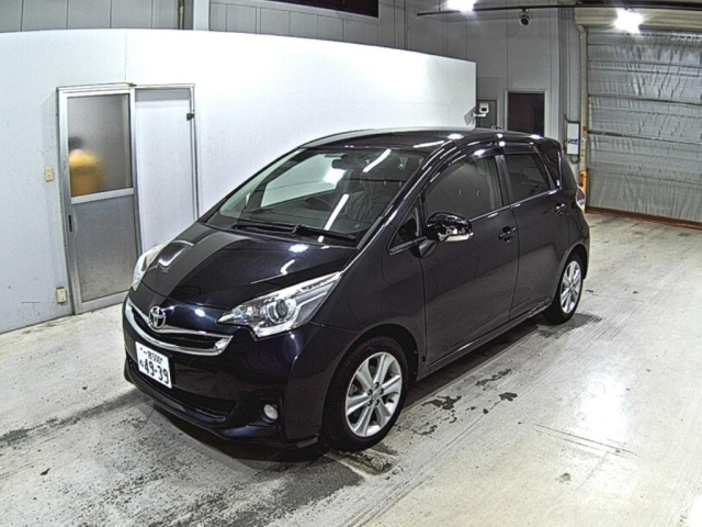 TOYOTA RACTIS 2015