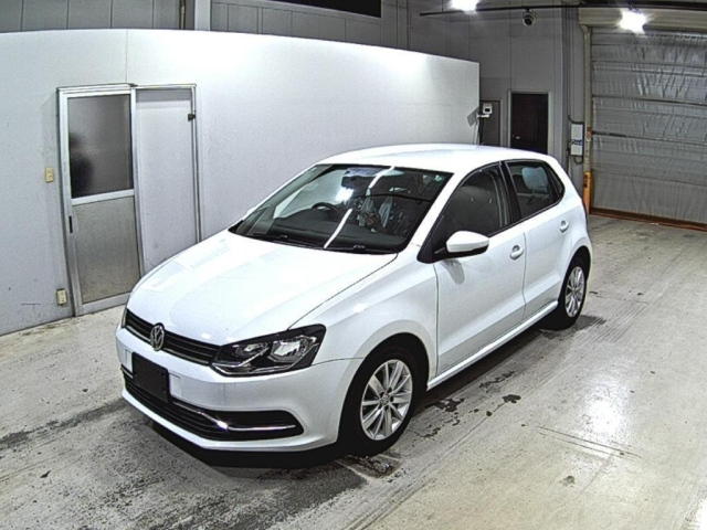 VOLKSWAGEN POLO 2015