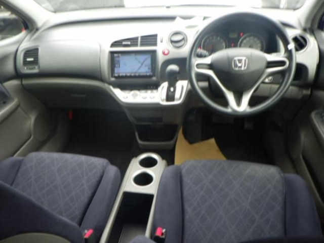 HONDA STREAM 2012