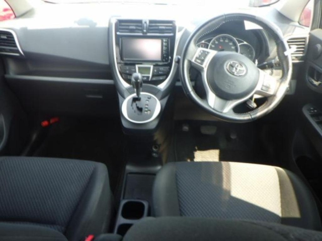 TOYOTA RACTIS 2015