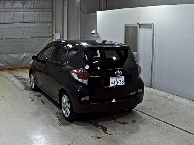 TOYOTA RACTIS 2015