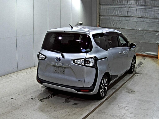 TOYOTA SIENTA 2016