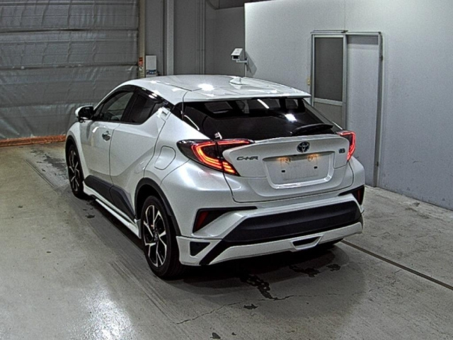 TOYOTA C-HR 2017