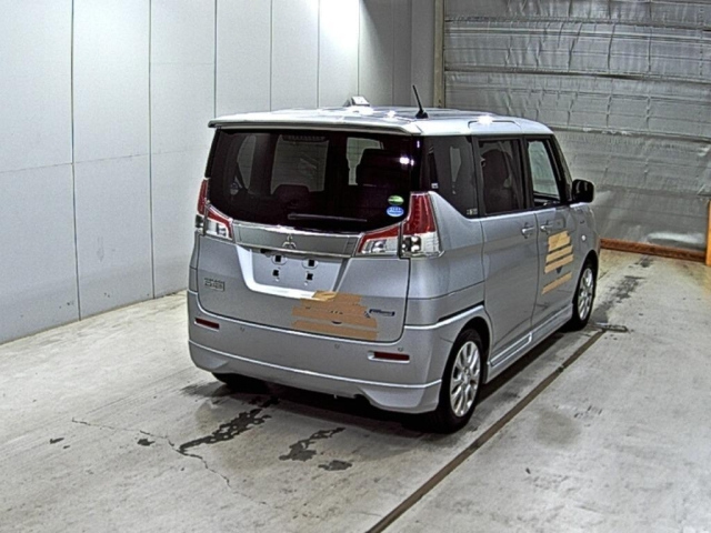 MITSUBISHI DELICA D2 2020