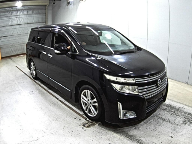 NISSAN ELGRAND 2010