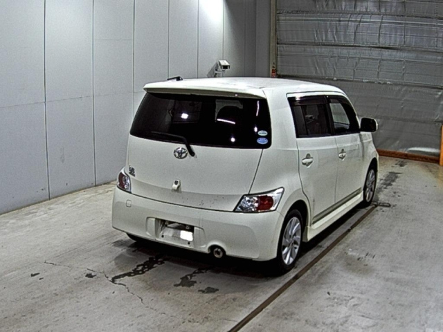 TOYOTA BB 2011