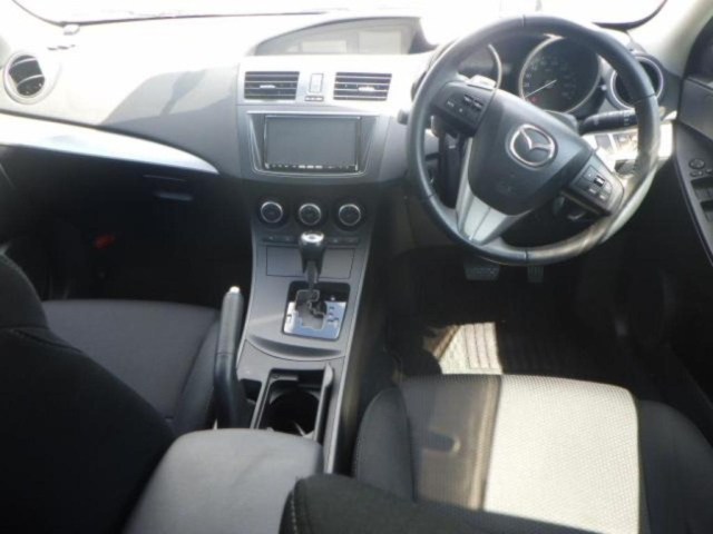 MAZDA AXELA 2012