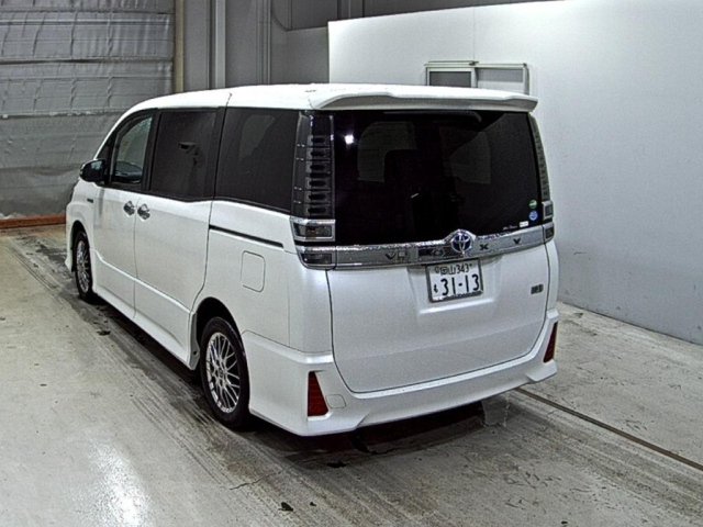TOYOTA VOXY 2018