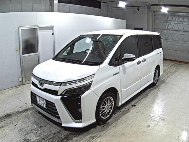 TOYOTA VOXY 2018