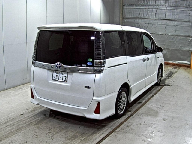 TOYOTA VOXY 2018