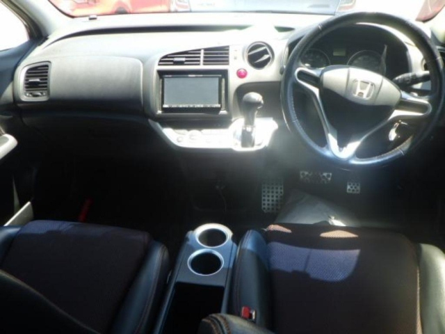 HONDA STREAM 2012