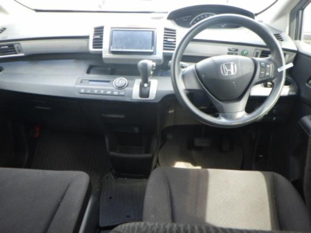 HONDA FREED 2012