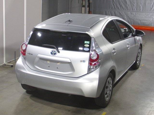 TOYOTA AQUA 2012