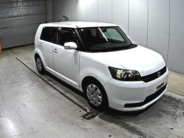 TOYOTA COROLLA RUMION 2011