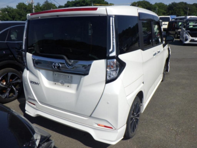 TOYOTA ROOMY 2021