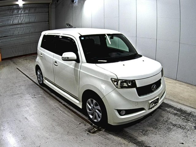 TOYOTA BB 2012