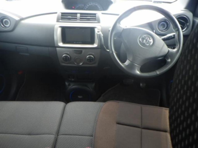 TOYOTA BB 2012