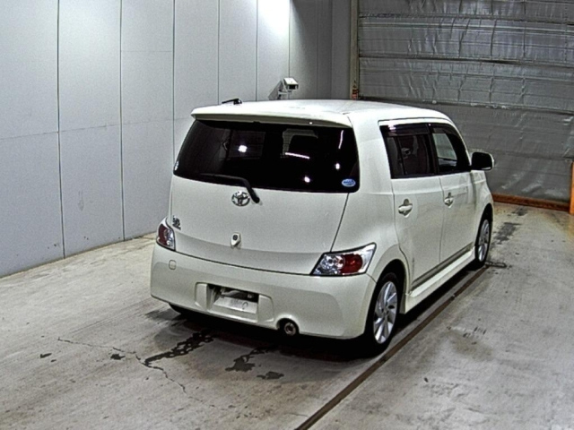 TOYOTA BB 2012